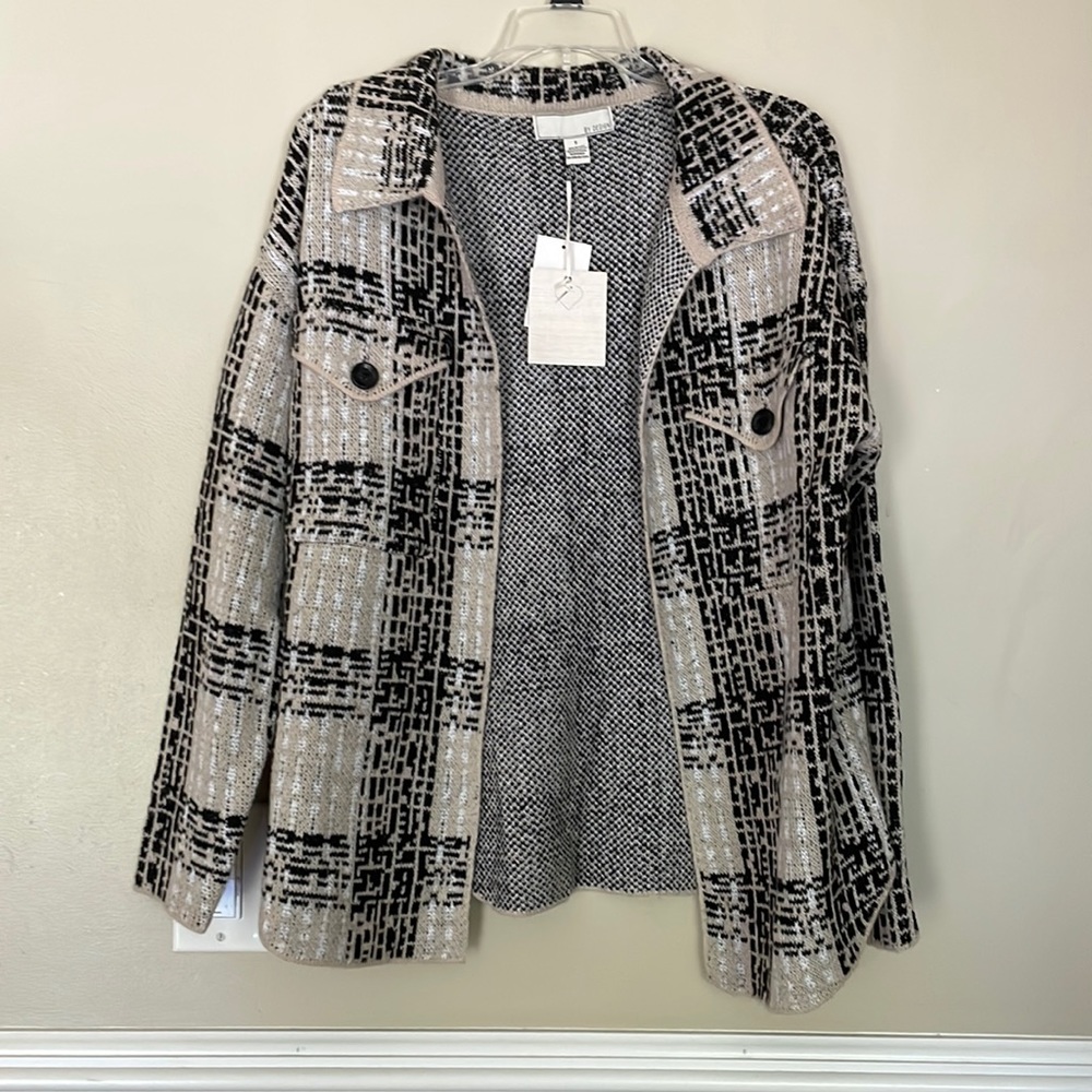 Shacket sweater. Size small.
